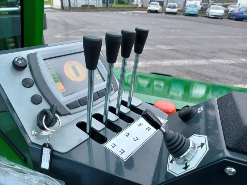 משאית הגעה ב-4 דרכים Combilift CBE3000: תמונה 12