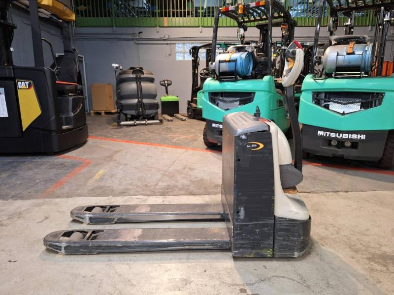 Crown WP3010-1.6 - משאית משטחים: תמונה 4 Crown WP3010-1.6 - משאית משטחים: תמונה 4