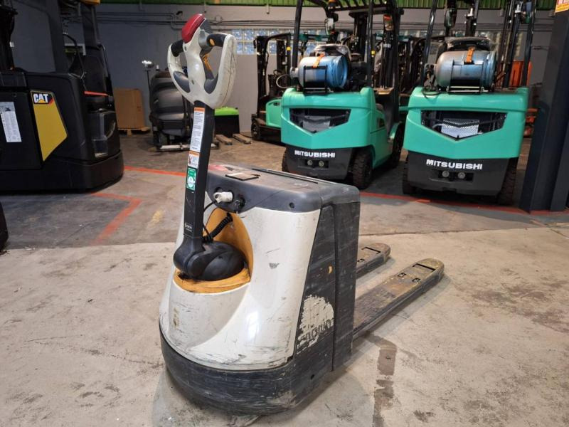 Crown WP3020-2.0 - משאית משטחים: תמונה 4 Crown WP3020-2.0 - משאית משטחים: תמונה 4