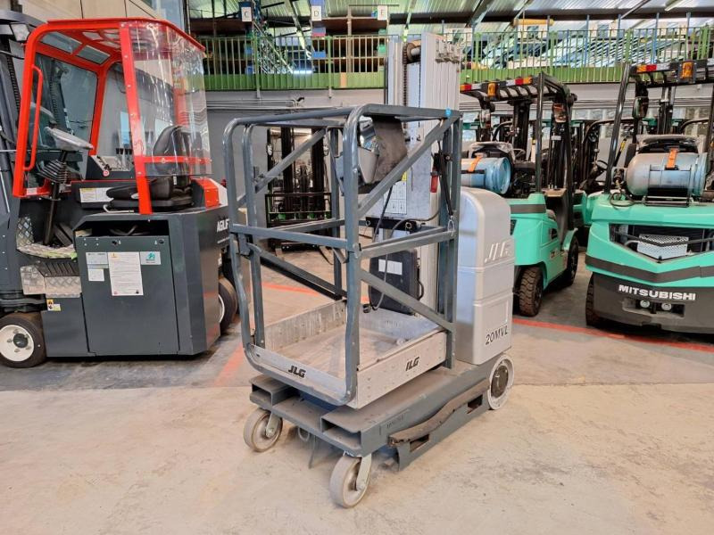 JLG 20MVL - מעלית תורן אנכית: תמונה 2 JLG 20MVL - מעלית תורן אנכית: תמונה 2