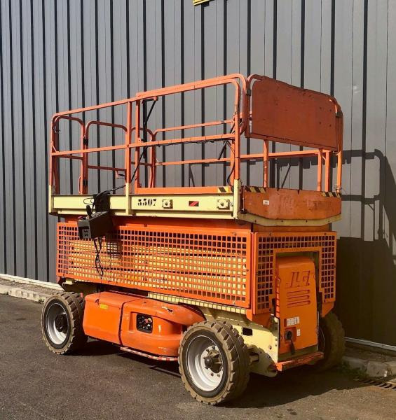 JLG 3369 LE - מעלית תורן אנכית: תמונה 1 JLG 3369 LE - מעלית תורן אנכית: תמונה 1