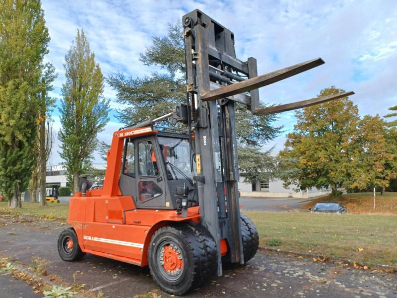 Mora M180C - מלגזת סולר: תמונה 2 Mora M180C - מלגזת סולר: תמונה 2
