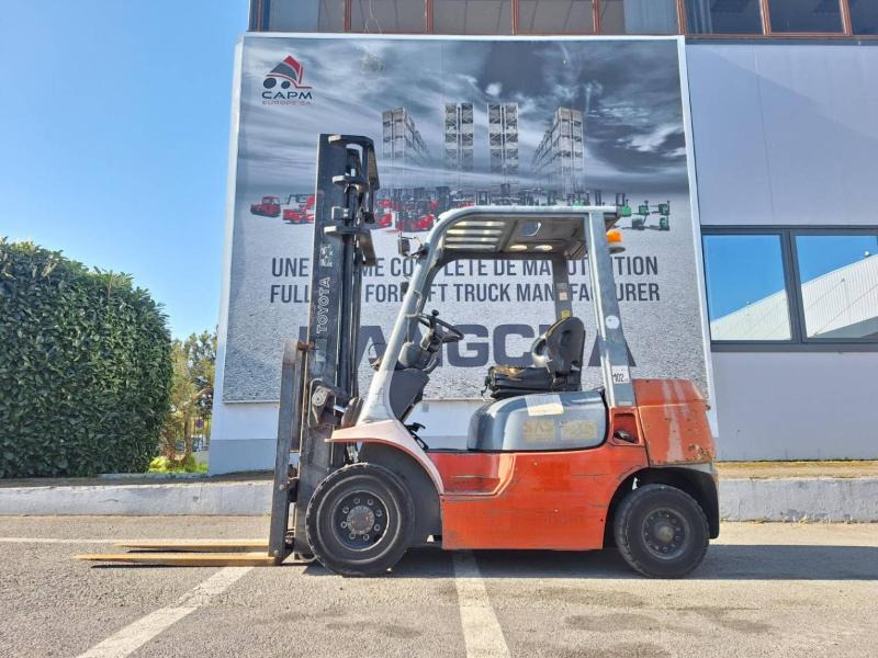 Toyota 6-7fdf25 - מלגזת סולר: תמונה 2 Toyota 6-7fdf25 - מלגזת סולר: תמונה 2
