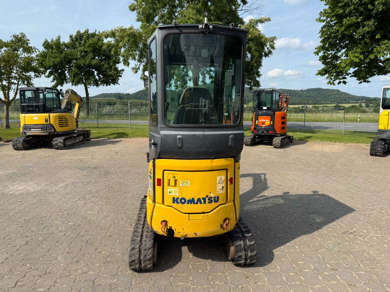 Komatsu PC 16R-3HS, Bj 17, 2210 BH, Tilt mit HS01, GL - מיני מחפר: תמונה 5 Komatsu PC 16R-3HS, Bj 17, 2210 BH, Tilt mit HS01, GL - מיני מחפר: תמונה 5