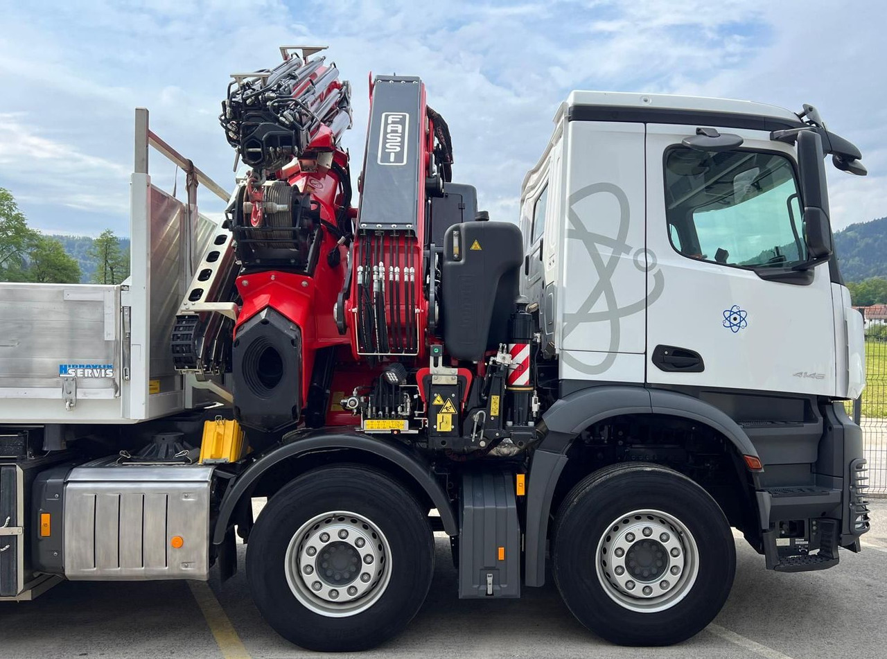 MERCEDES-BENZ Hiab Palfinger Fassi F990-8 JIB-6 - משאית מנוף: תמונה 2 MERCEDES-BENZ Hiab Palfinger Fassi F990-8 JIB-6 - משאית מנוף: תמונה 2
