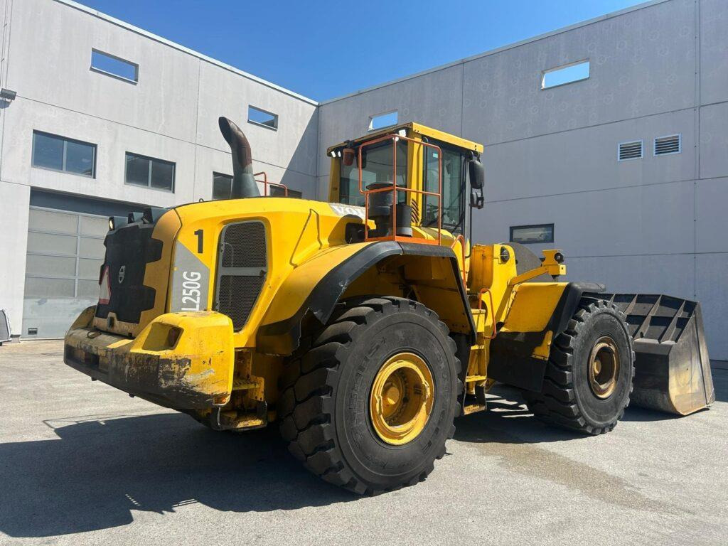 Volvo L250G - מעמיס גלגלים: תמונה 2 Volvo L250G - מעמיס גלגלים: תמונה 2