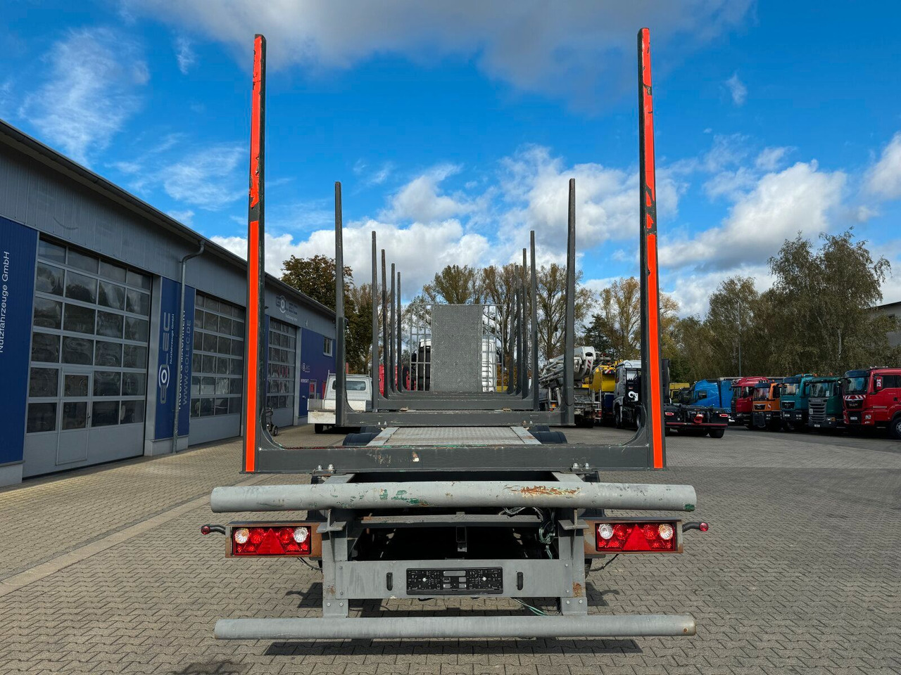 BLUMHARDT SAL.40.24 Holztransporter 3 Achse - סמיטריילר עץ: תמונה 4 BLUMHARDT SAL.40.24 Holztransporter 3 Achse - סמיטריילר עץ: תמונה 4