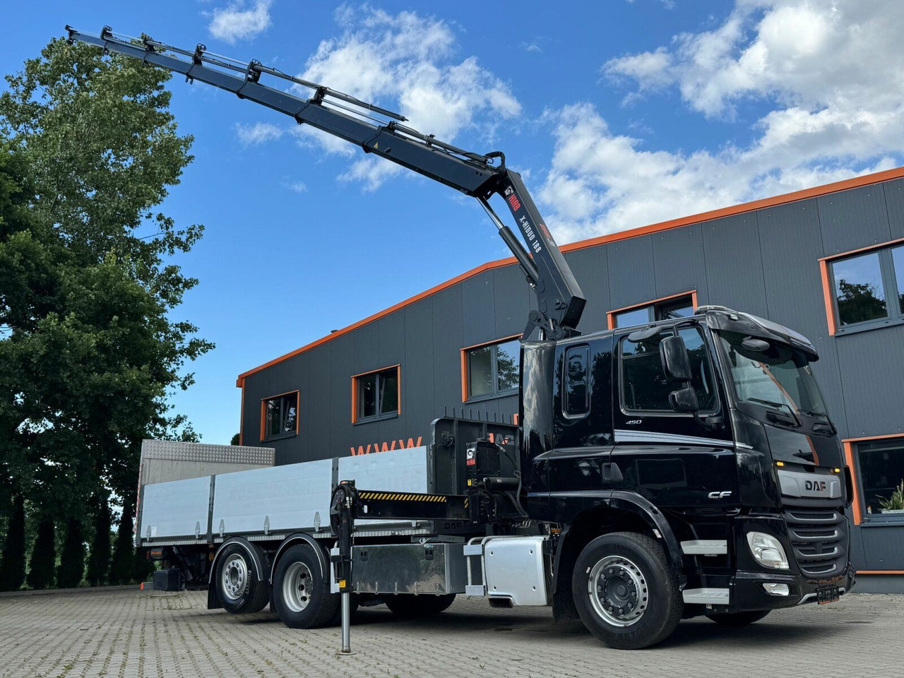 DAF CF 450 FAN 6x2 Pritsche mit Kran HIAB 188 E-6 - משאית צד נופל/ שטוחה, משאית מנוף: תמונה 1 DAF CF 450 FAN 6x2 Pritsche mit Kran HIAB 188 E-6 - משאית צד נופל/ שטוחה, משאית מנוף: תמונה 1