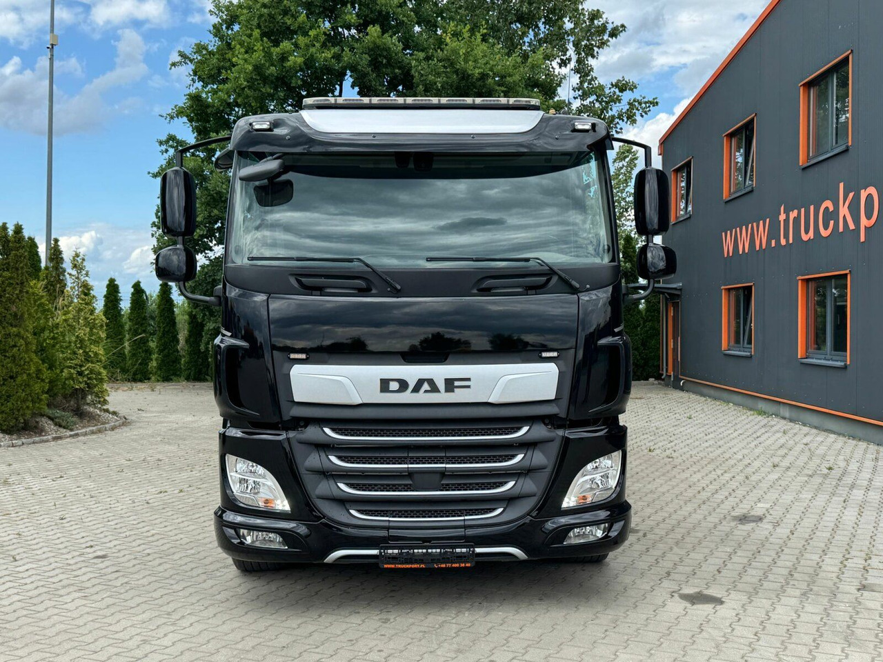 DAF CF 450 FAN 6x2 Pritsche mit Kran HIAB 188 E-6 - משאית צד נופל/ שטוחה, משאית מנוף: תמונה 4 DAF CF 450 FAN 6x2 Pritsche mit Kran HIAB 188 E-6 - משאית צד נופל/ שטוחה, משאית מנוף: תמונה 4