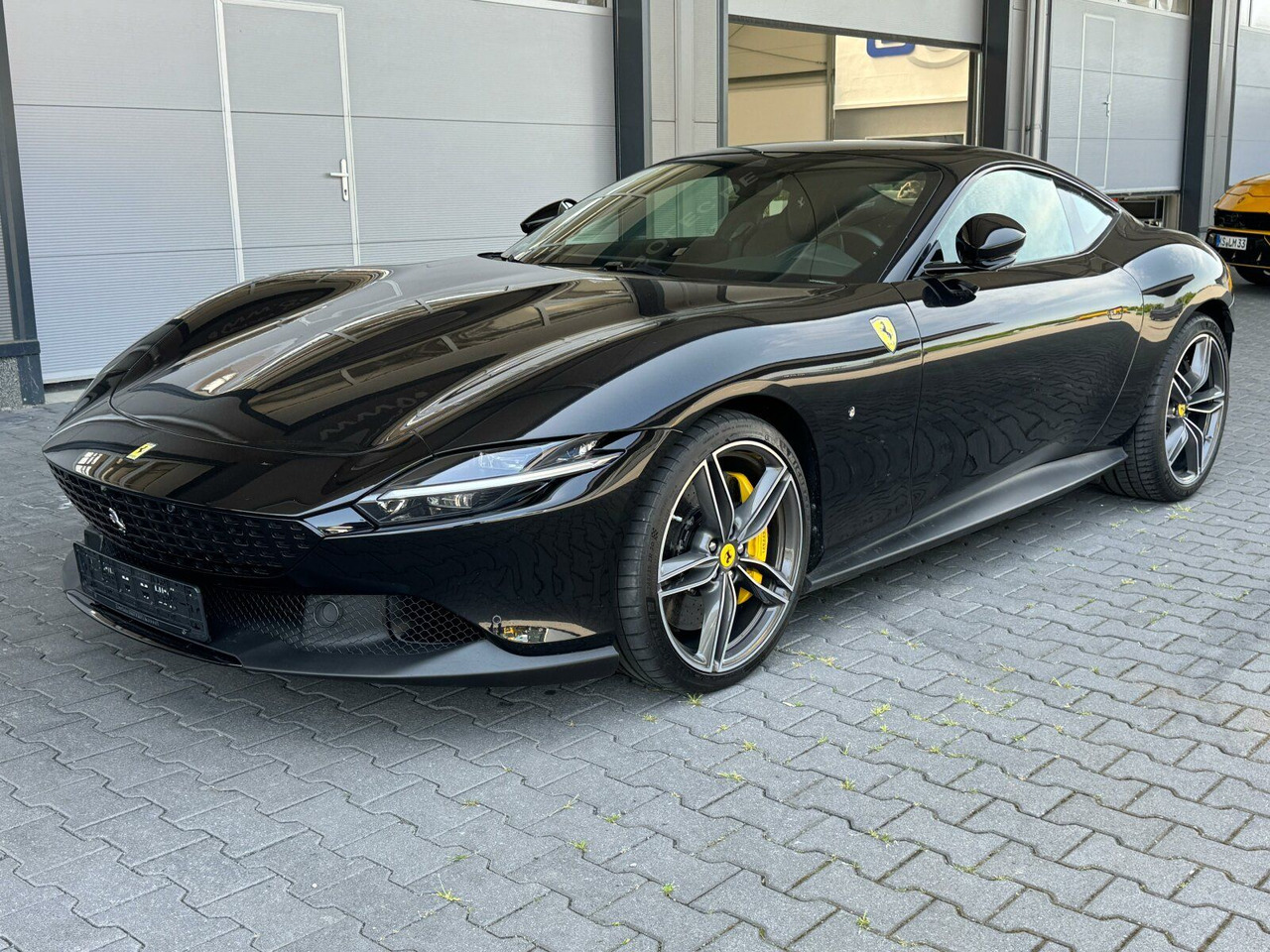 Ferrari Roma Coupe Schwarz - מכונית: תמונה 5 Ferrari Roma Coupe Schwarz - מכונית: תמונה 5