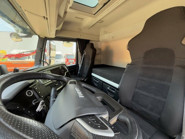 Iveco S-WAY 4x4H Zugmaschine Euro 6 *Kippauflieger - יחידת טרקטור: תמונה 5 Iveco S-WAY 4x4H Zugmaschine Euro 6 *Kippauflieger - יחידת טרקטור: תמונה 5