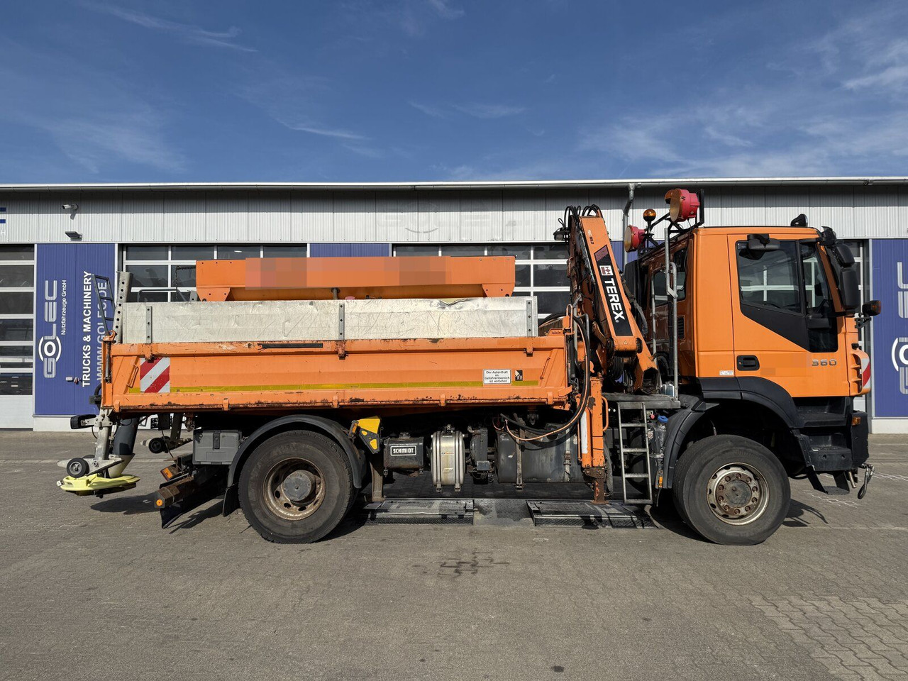 Iveco TRAKKER Kipper Kran TEREX 85.2 Salzstreuer - מזהיר, משאית מנוף: תמונה 2 Iveco TRAKKER Kipper Kran TEREX 85.2 Salzstreuer - מזהיר, משאית מנוף: תמונה 2