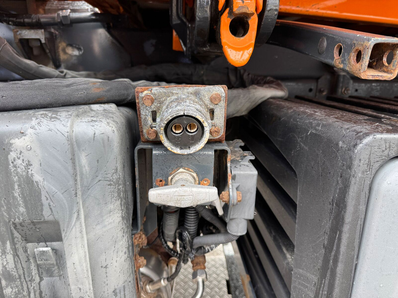 משאית מנוף Iveco TRAKKER Kipper Kran TEREX 85.2 Winterdienst: תמונה 17