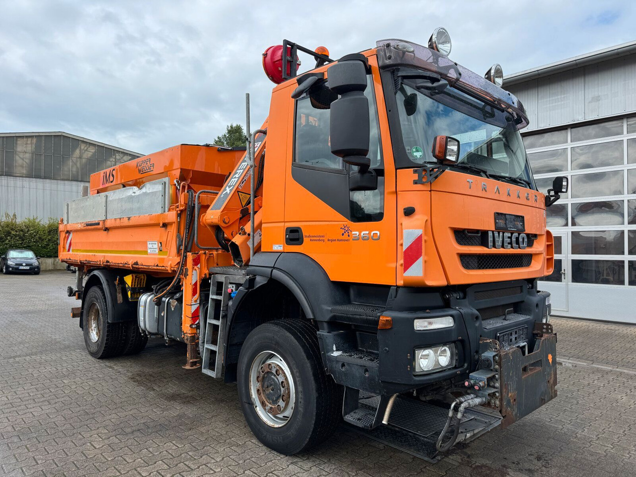 Iveco TRAKKER Kipper Kran TEREX 85.2 Winterdienst - משאית מנוף: תמונה 1 Iveco TRAKKER Kipper Kran TEREX 85.2 Winterdienst - משאית מנוף: תמונה 1