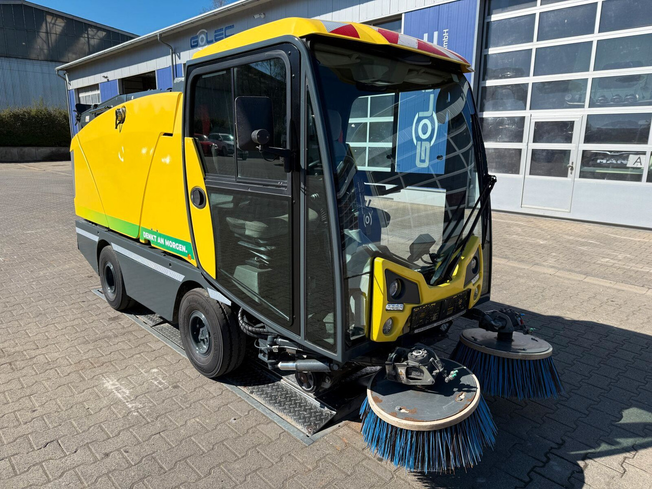 Johnston C202 Kleinkehrmaschine 2 M³ - 6.000 h - מטאטא כבישים: תמונה 1 Johnston C202 Kleinkehrmaschine 2 M³ - 6.000 h - מטאטא כבישים: תמונה 1