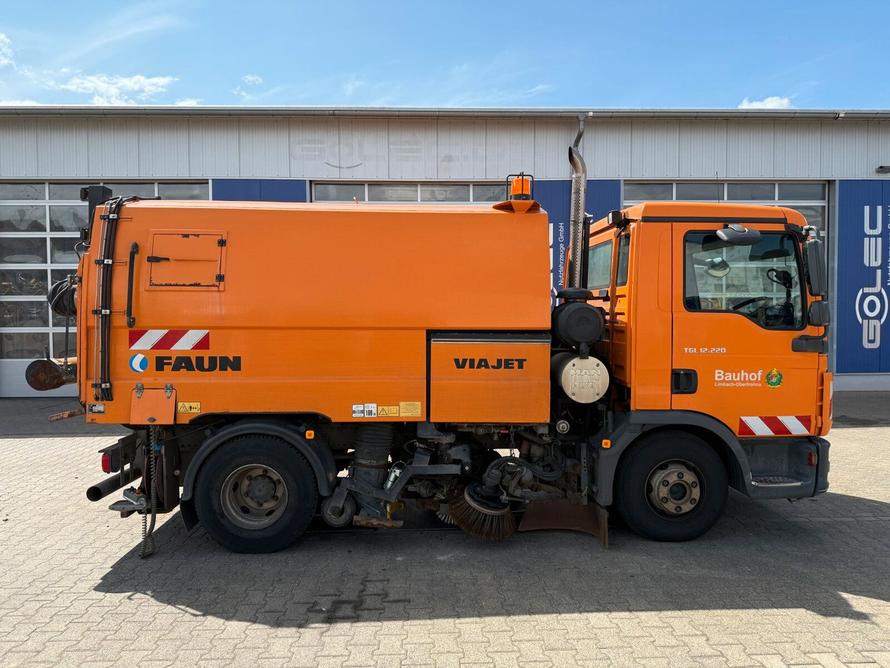 MAN 12.220 4x2 BL Kehrmaschine Viajet 5RHS - מטאטא כבישים: תמונה 2 MAN 12.220 4x2 BL Kehrmaschine Viajet 5RHS - מטאטא כבישים: תמונה 2