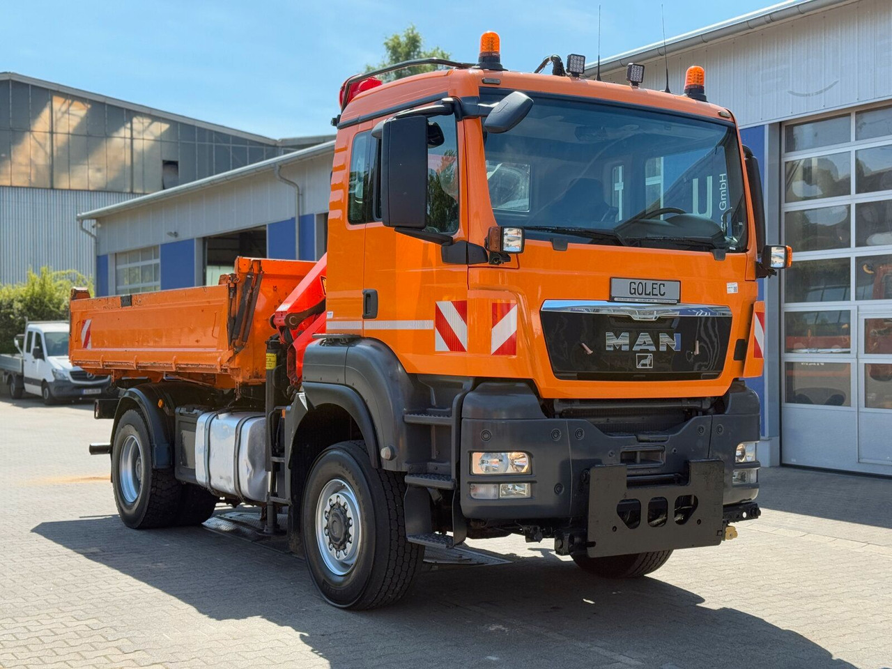 MAN TGA 18.360 4x4 Kipper Kran PALFINGER Winterd. - משאית מנוף: תמונה 1 MAN TGA 18.360 4x4 Kipper Kran PALFINGER Winterd. - משאית מנוף: תמונה 1