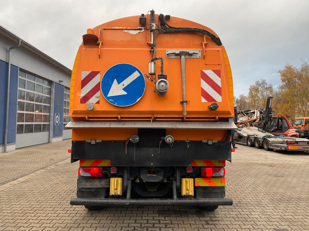 MAN TGA 26.430 6x2-2 LL - מטאטא כבישים: תמונה 4 MAN TGA 26.430 6x2-2 LL - מטאטא כבישים: תמונה 4