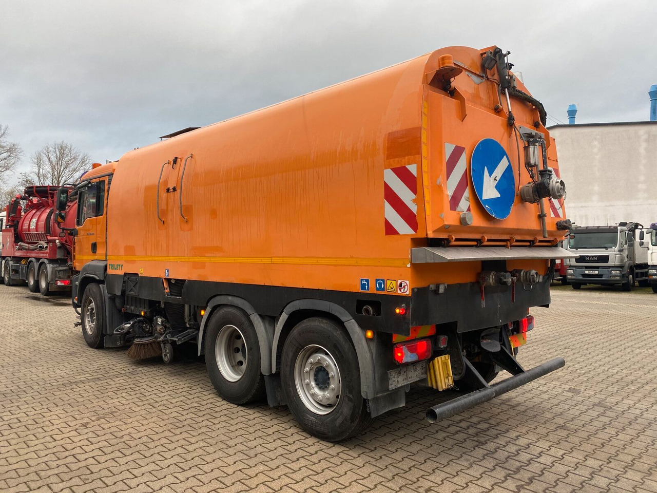 MAN TGA 26.430 6x2-2 LL - מטאטא כבישים: תמונה 5 MAN TGA 26.430 6x2-2 LL - מטאטא כבישים: תמונה 5