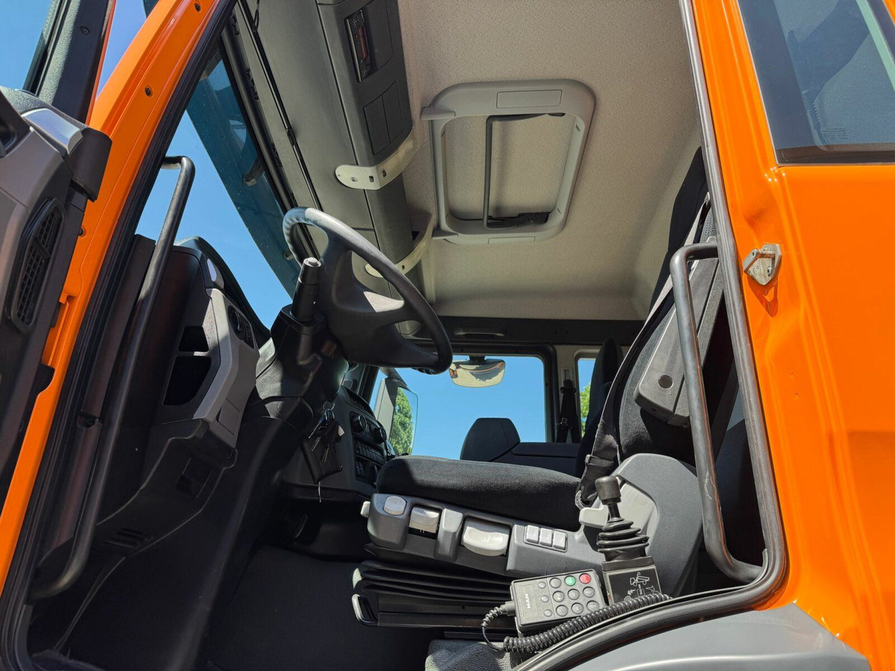 מזהיר MAN TGS 18.320 4x4 BL Euro 6 Kipper + Winterdienst: תמונה 8