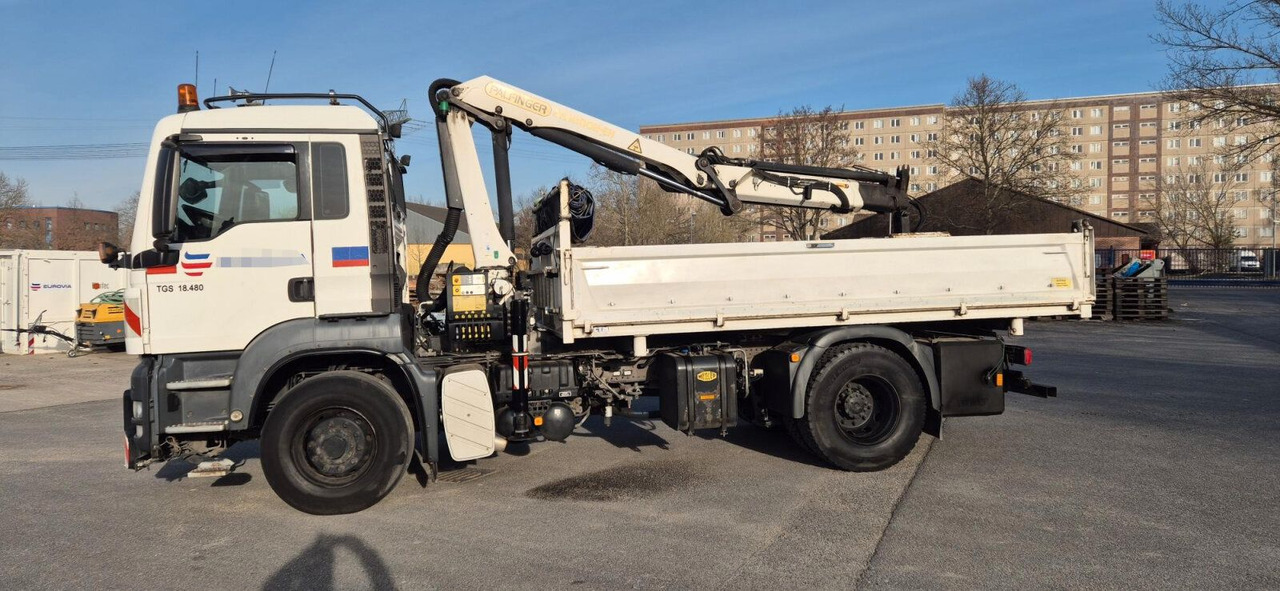 MAN TGS 18.480 4x4H Winter. Kipper Kran PALFINGER 12 - מזהיר, משאית מנוף: תמונה 2 MAN TGS 18.480 4x4H Winter. Kipper Kran PALFINGER 12 - מזהיר, משאית מנוף: תמונה 2