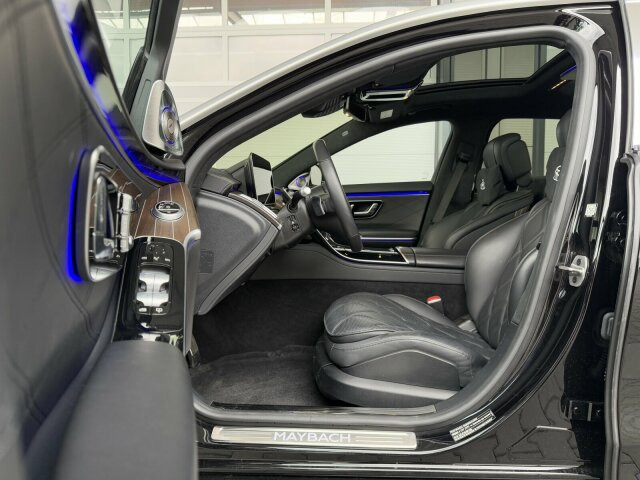 Maybach Mercedes Benz S680 Maybach V12 High-End -Paket - סדאן: תמונה 4 Maybach Mercedes Benz S680 Maybach V12 High-End -Paket - סדאן: תמונה 4