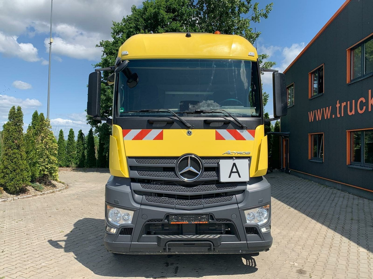 Mercedes-Benz 1846 4x4 HAD Euro 6 Kipphydraulik - יחידת טרקטור: תמונה 2 Mercedes-Benz 1846 4x4 HAD Euro 6 Kipphydraulik - יחידת טרקטור: תמונה 2