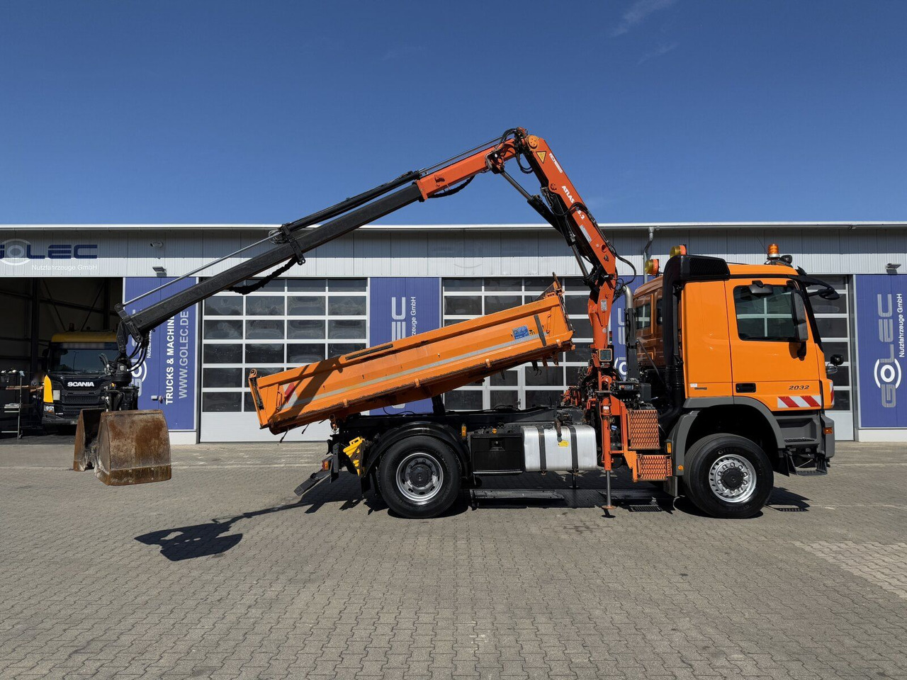 Mercedes-Benz ACTROS 2044 4x4 Kipper Kran ATLAS 65.2 A2L - מזהיר, משאית מנוף: תמונה 4 Mercedes-Benz ACTROS 2044 4x4 Kipper Kran ATLAS 65.2 A2L - מזהיר, משאית מנוף: תמונה 4