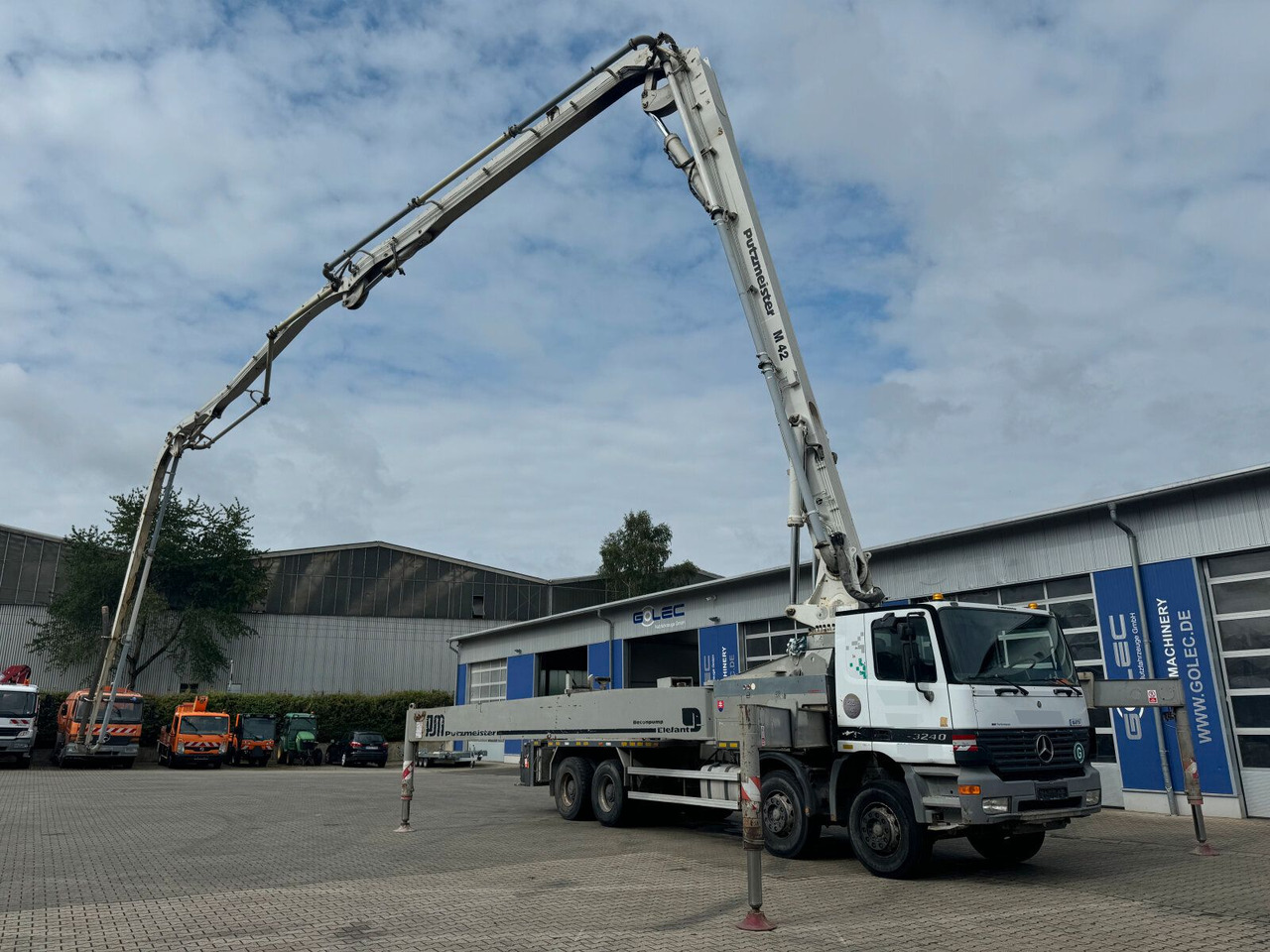 Mercedes-Benz ACTROS 3240 8x4 Betonpumpe PUTZMEISTER BSF 42 M - משאית משאבת בטון: תמונה 2 Mercedes-Benz ACTROS 3240 8x4 Betonpumpe PUTZMEISTER BSF 42 M - משאית משאבת בטון: תמונה 2