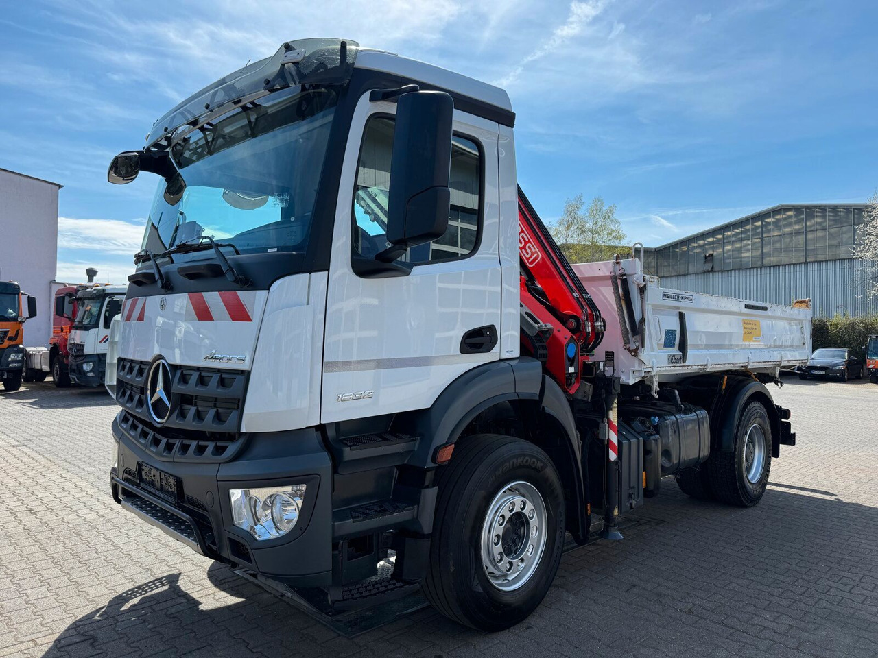 Mercedes-Benz AROCS 1832 4x2 Euro 6 Kipper Kran FASSI F120FB - מזהיר, משאית מנוף: תמונה 2 Mercedes-Benz AROCS 1832 4x2 Euro 6 Kipper Kran FASSI F120FB - מזהיר, משאית מנוף: תמונה 2