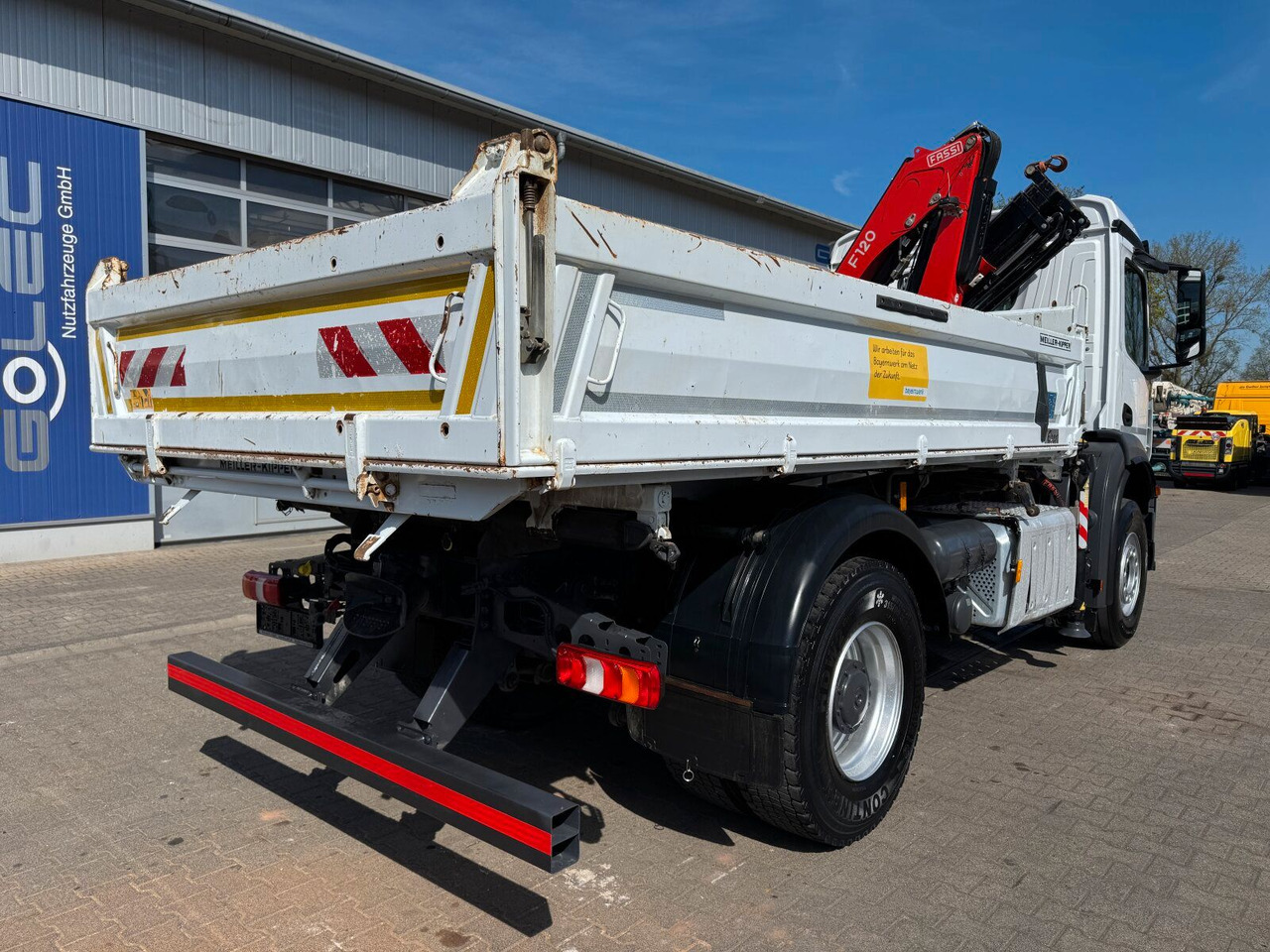 Mercedes-Benz AROCS 1832 4x2 Euro 6 Kipper Kran FASSI F120FB - מזהיר, משאית מנוף: תמונה 4 Mercedes-Benz AROCS 1832 4x2 Euro 6 Kipper Kran FASSI F120FB - מזהיר, משאית מנוף: תמונה 4