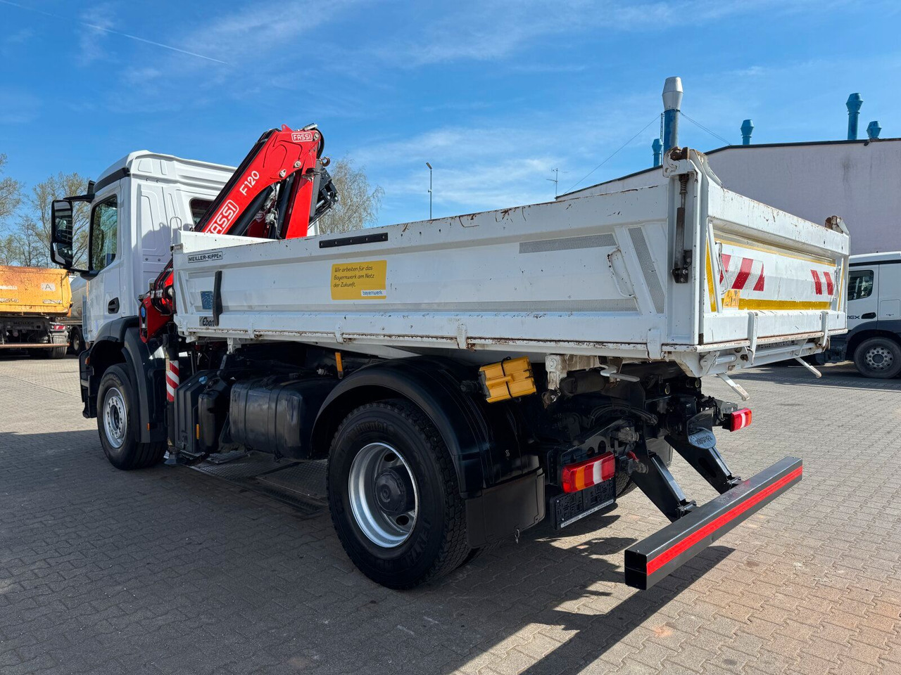 Mercedes-Benz AROCS 1832 4x2 Euro 6 Kipper Kran FASSI F120FB - מזהיר, משאית מנוף: תמונה 5 Mercedes-Benz AROCS 1832 4x2 Euro 6 Kipper Kran FASSI F120FB - מזהיר, משאית מנוף: תמונה 5