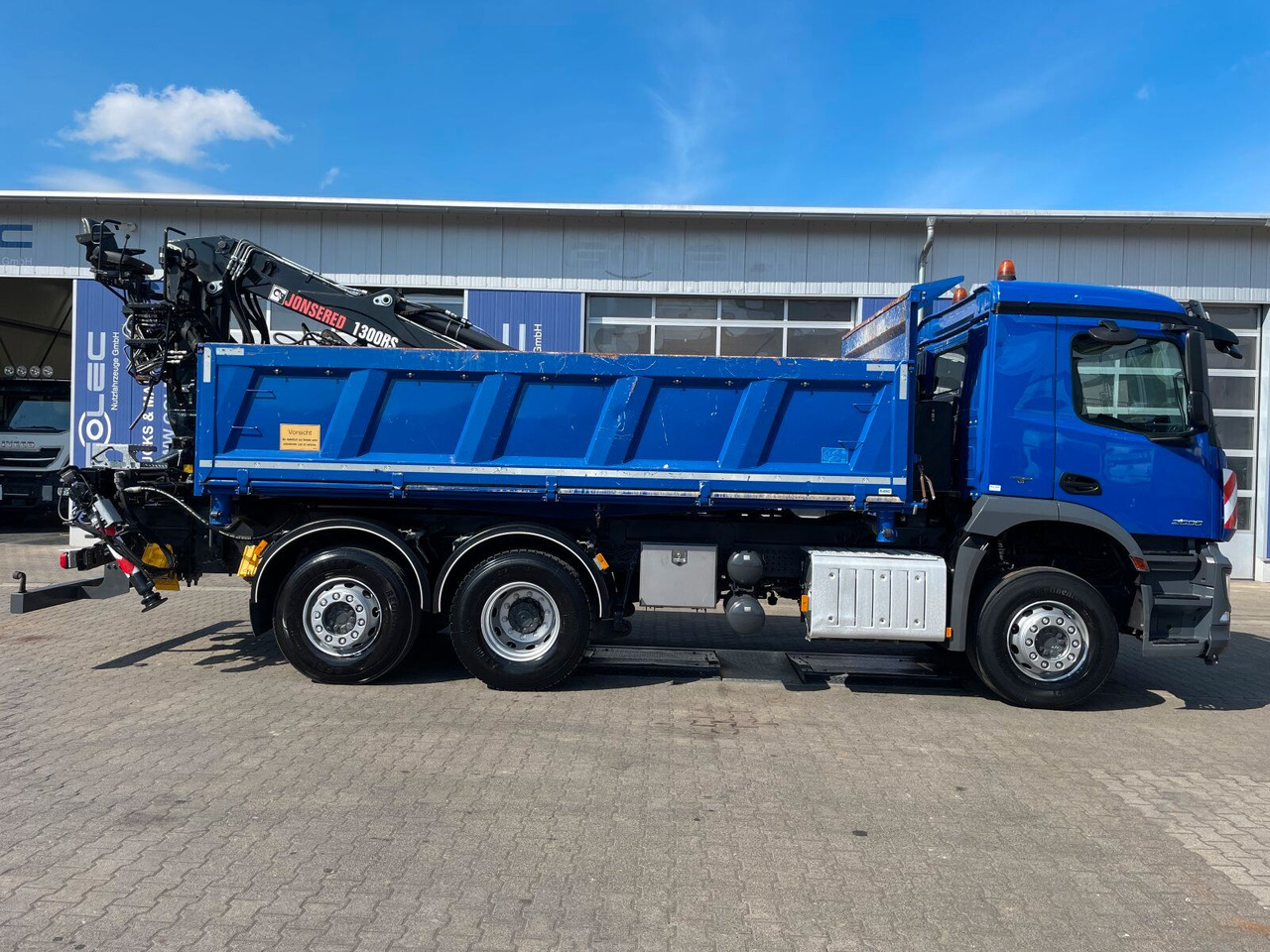 Mercedes-Benz AROCS 2536 6x2*4 Kipper Kran HIAB - משאית מנוף: תמונה 2 Mercedes-Benz AROCS 2536 6x2*4 Kipper Kran HIAB - משאית מנוף: תמונה 2