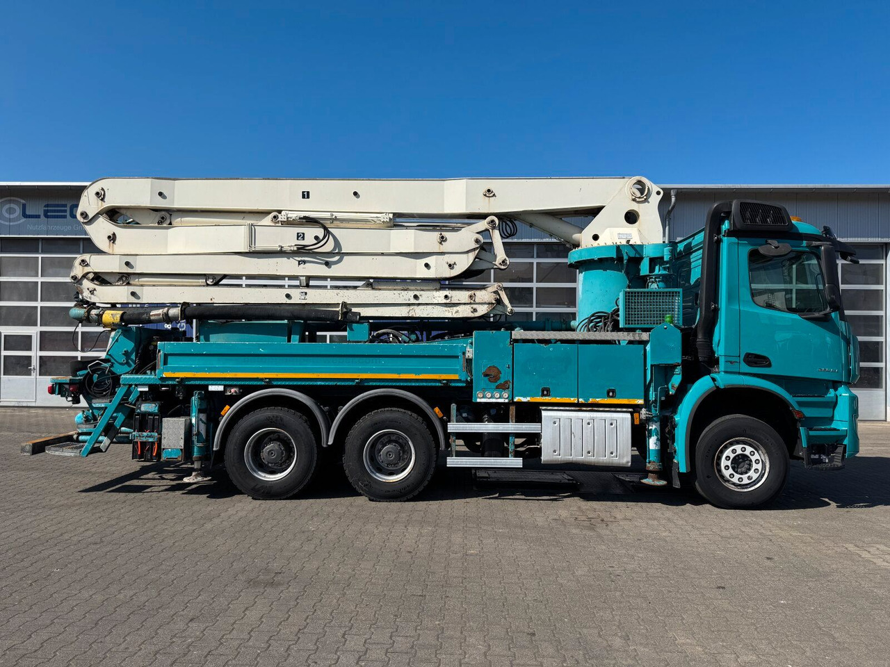 Mercedes-Benz AROCS 2844 6x4 Euro 6 Betonpumpe SERMAC 5Z33 - משאית משאבת בטון: תמונה 3 Mercedes-Benz AROCS 2844 6x4 Euro 6 Betonpumpe SERMAC 5Z33 - משאית משאבת בטון: תמונה 3