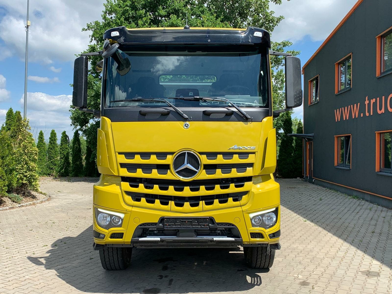 Mercedes-Benz AROCS 3248 8x4 Euro 6 Meiller Kipper Bordmatik - מזהיר: תמונה 2 Mercedes-Benz AROCS 3248 8x4 Euro 6 Meiller Kipper Bordmatik - מזהיר: תמונה 2