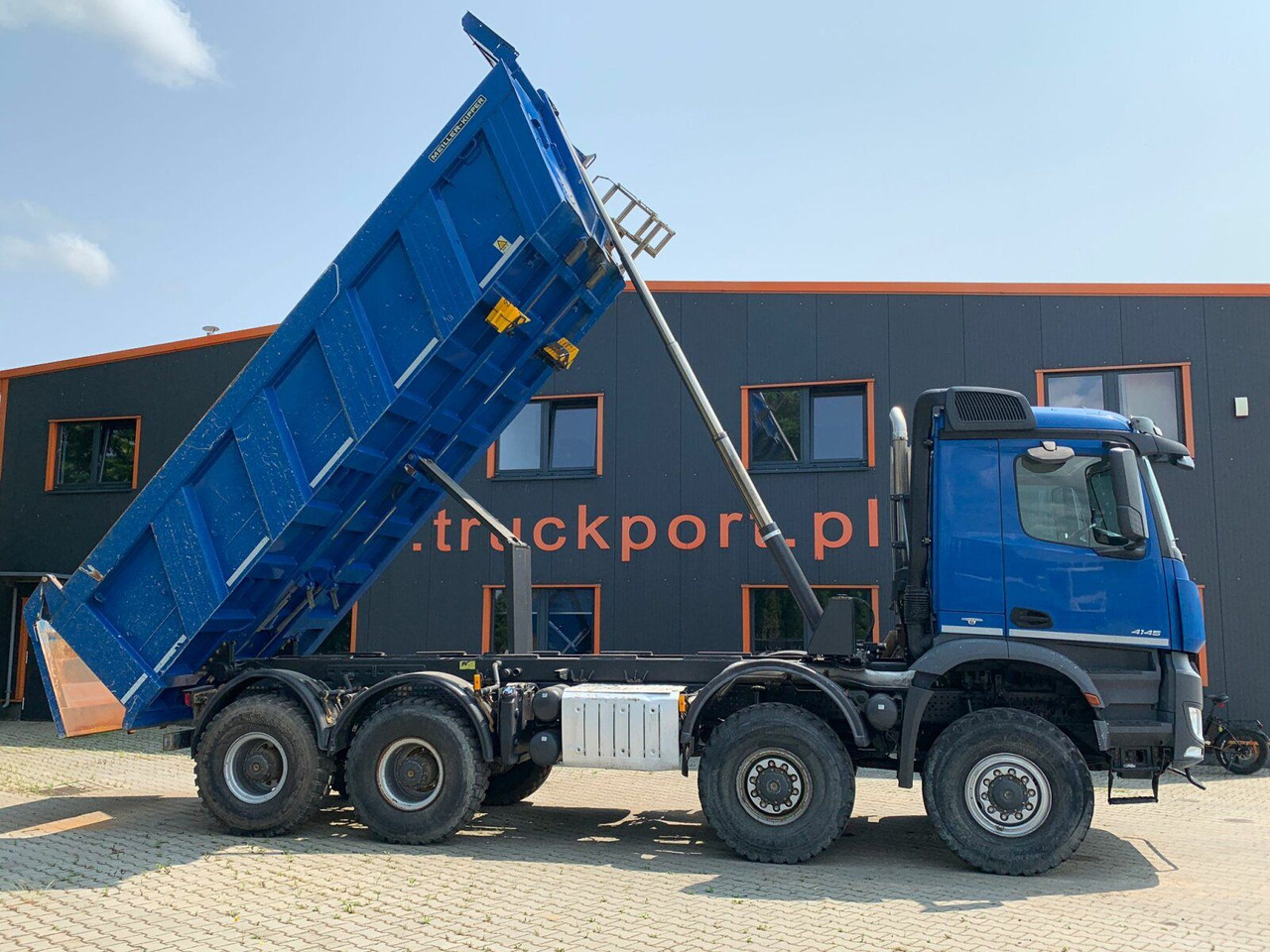 Mercedes-Benz AROCS 4145 8x8 EURO6 Muldenkipper TOP! - מזהיר: תמונה 4 Mercedes-Benz AROCS 4145 8x8 EURO6 Muldenkipper TOP! - מזהיר: תמונה 4