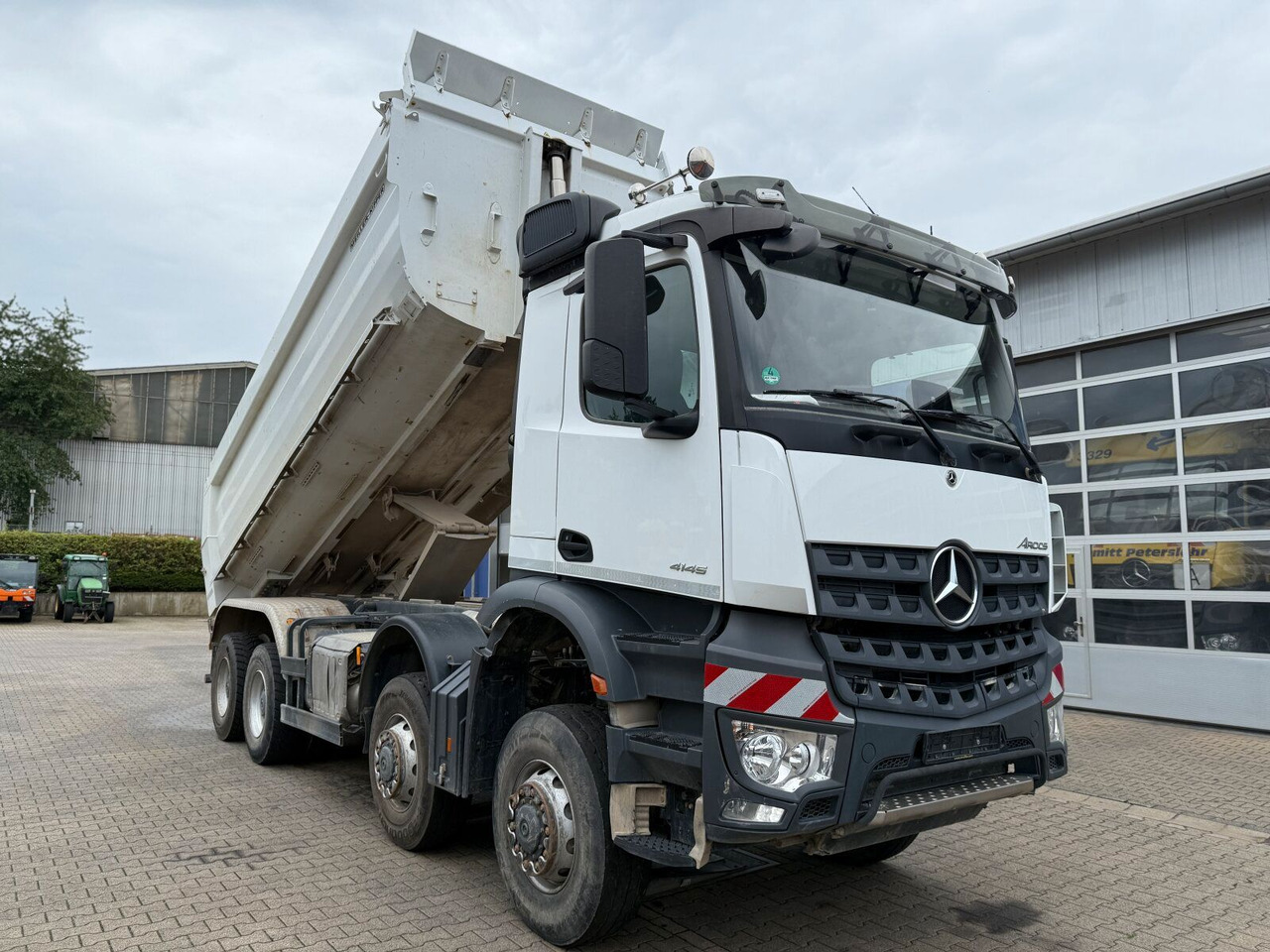 Mercedes-Benz AROCS 4145 8x8 Meiller Muldenkipper - משאית דילוג העמסה: תמונה 2 Mercedes-Benz AROCS 4145 8x8 Meiller Muldenkipper - משאית דילוג העמסה: תמונה 2