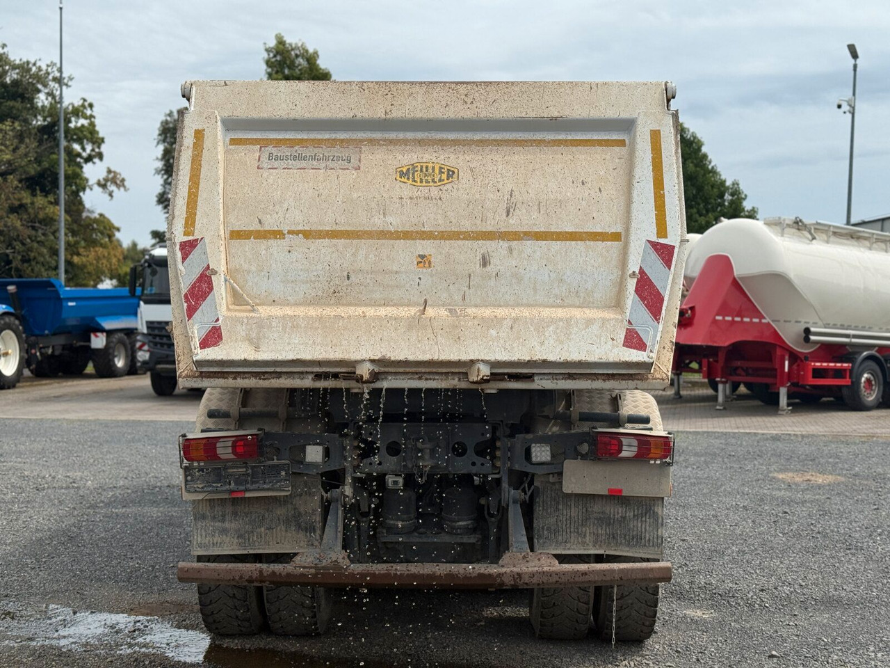 Mercedes-Benz AROCS 4145 8x8 Meiller Muldenkipper - מזהיר: תמונה 4 Mercedes-Benz AROCS 4145 8x8 Meiller Muldenkipper - מזהיר: תמונה 4