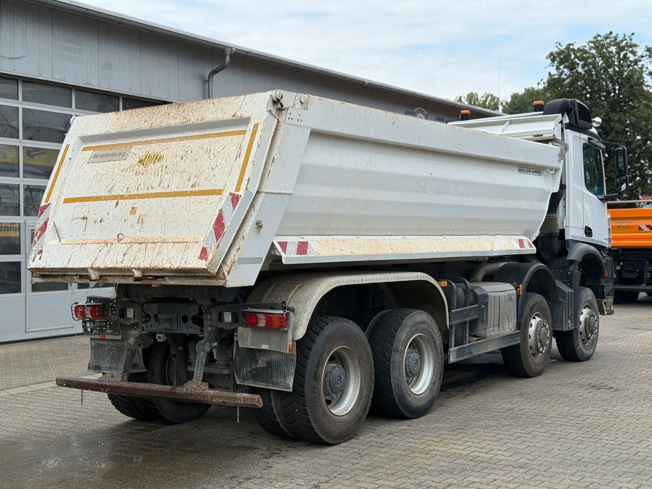 Mercedes-Benz AROCS 4145 8x8 Meiller Muldenkipper - מזהיר: תמונה 5 Mercedes-Benz AROCS 4145 8x8 Meiller Muldenkipper - מזהיר: תמונה 5