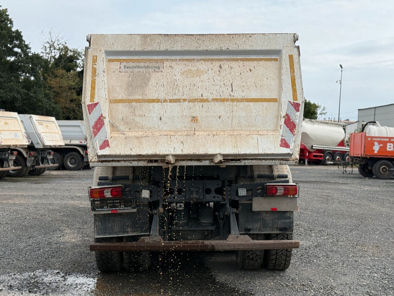 Mercedes-Benz AROCS 4145 8x8 Meiller Muldenkipper - משאית דילוג העמסה: תמונה 5 Mercedes-Benz AROCS 4145 8x8 Meiller Muldenkipper - משאית דילוג העמסה: תמונה 5