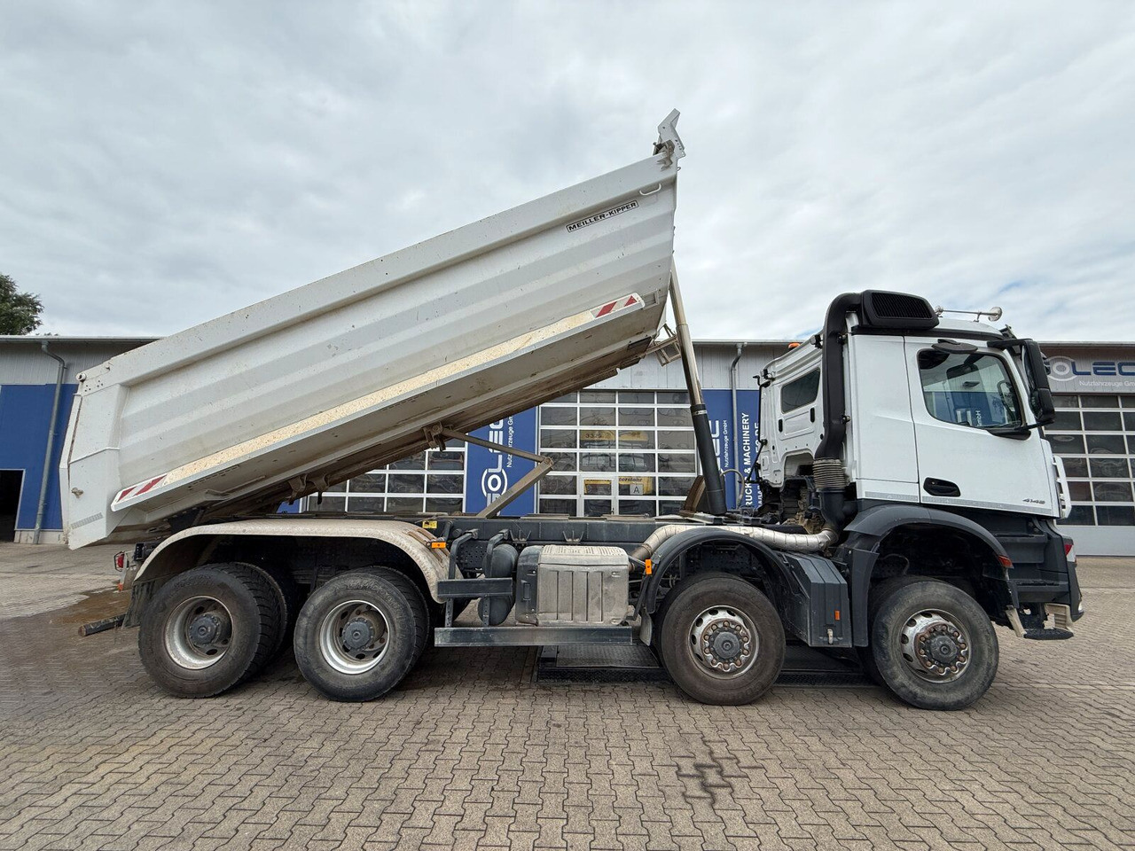 Mercedes-Benz AROCS 4145 8x8 Meiller Muldenkipper - מזהיר: תמונה 4 Mercedes-Benz AROCS 4145 8x8 Meiller Muldenkipper - מזהיר: תמונה 4