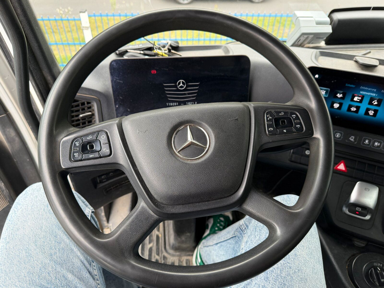 מזהיר Mercedes-Benz AROCS 4145 8x8 Meiller Muldenkipper: תמונה 10