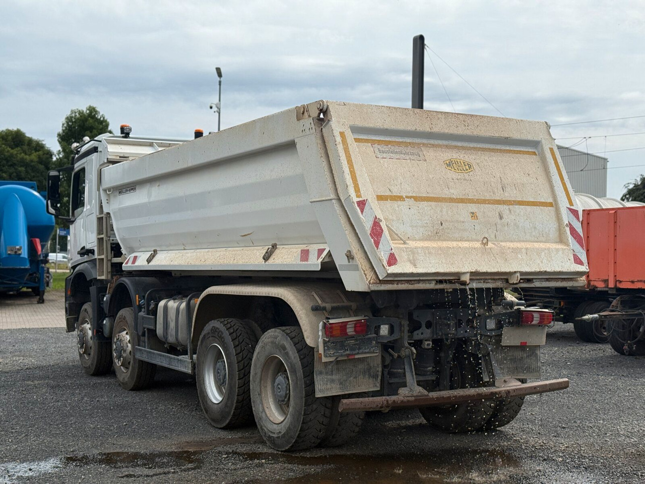 Mercedes-Benz AROCS 4145 8x8 Meiller Muldenkipper - משאית דילוג העמסה: תמונה 5 Mercedes-Benz AROCS 4145 8x8 Meiller Muldenkipper - משאית דילוג העמסה: תמונה 5