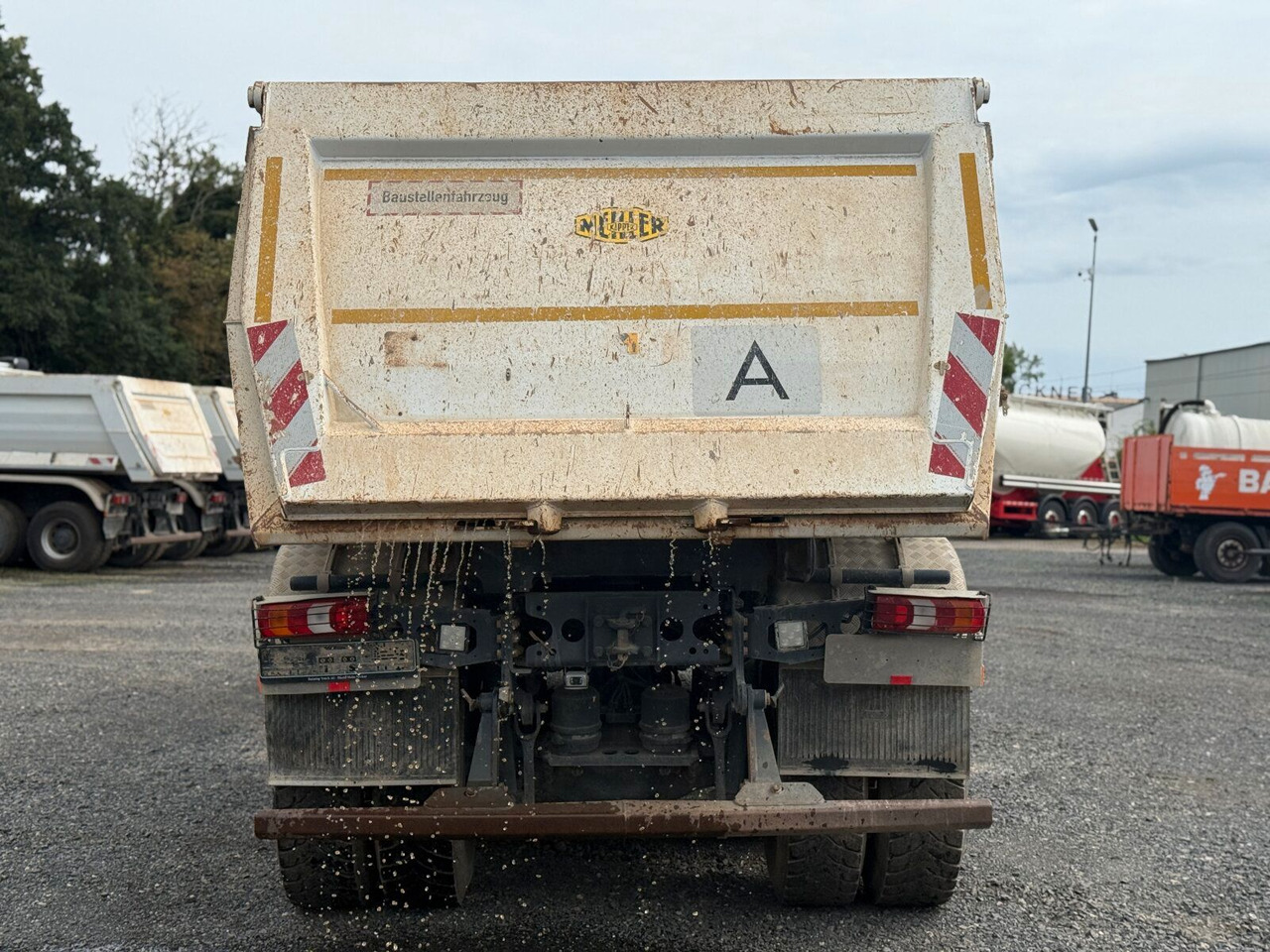 Mercedes-Benz AROCS 4145 8x8 Meiller Muldenkipper - משאית דילוג העמסה: תמונה 5 Mercedes-Benz AROCS 4145 8x8 Meiller Muldenkipper - משאית דילוג העמסה: תמונה 5