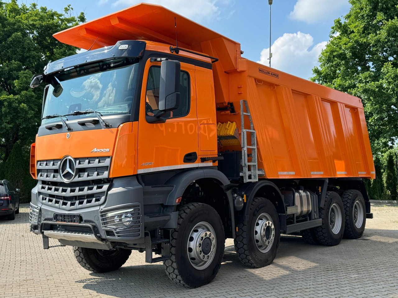 Mercedes-Benz AROCS 4851 8x6 Euro 6 Gesteinkipper MEILLER 25m³ - מזהיר: תמונה 2 Mercedes-Benz AROCS 4851 8x6 Euro 6 Gesteinkipper MEILLER 25m³ - מזהיר: תמונה 2