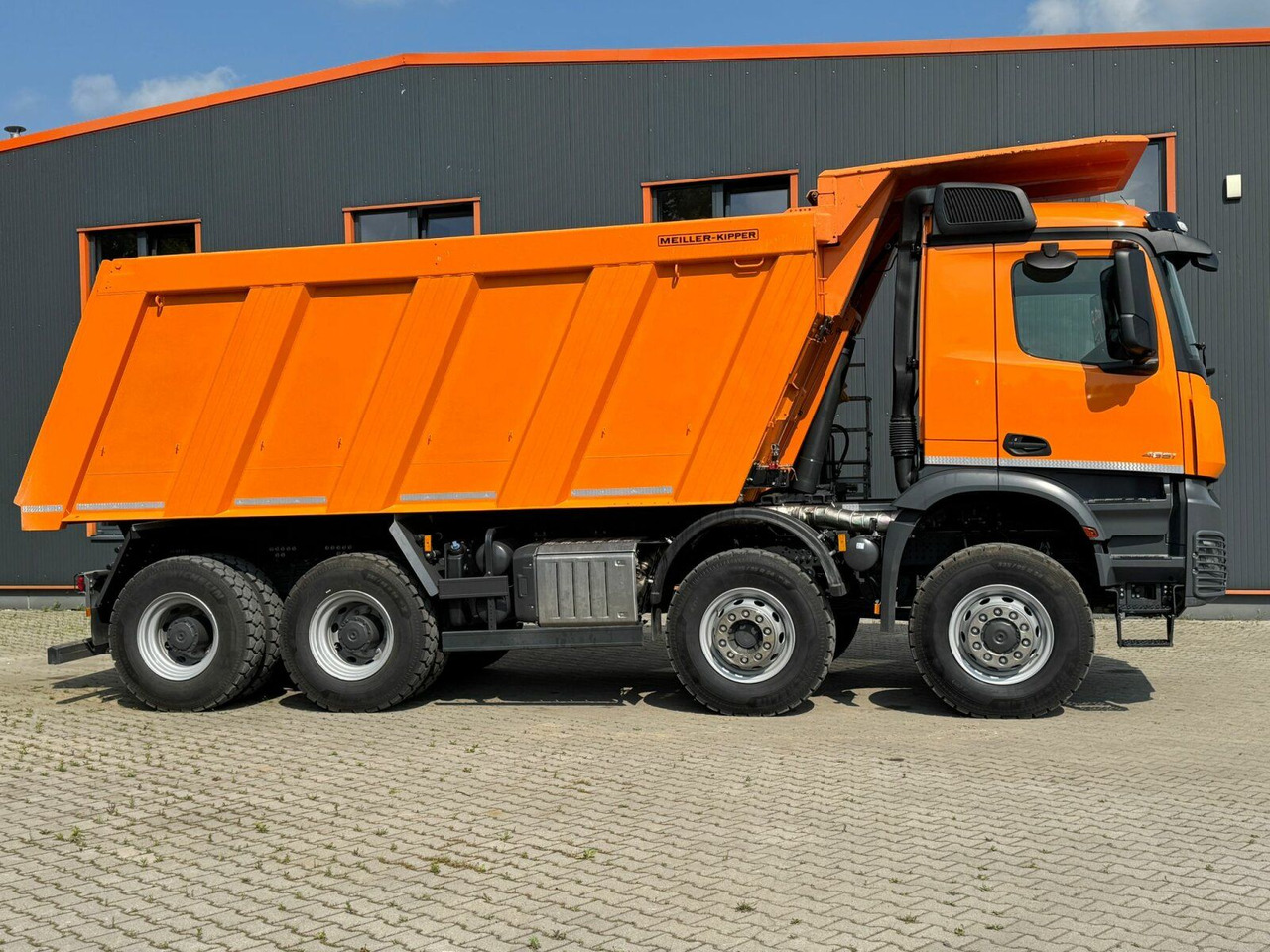 Mercedes-Benz AROCS 4851 8x6 Euro 6 Gesteinkipper MEILLER 25m³ - מזהיר: תמונה 4 Mercedes-Benz AROCS 4851 8x6 Euro 6 Gesteinkipper MEILLER 25m³ - מזהיר: תמונה 4