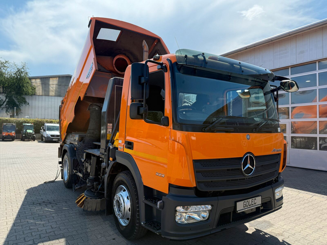 Mercedes-Benz ATEGO 1323 4x2 Kehrmaschine FAUN Viajet 6R/H - מטאטא כבישים: תמונה 2 Mercedes-Benz ATEGO 1323 4x2 Kehrmaschine FAUN Viajet 6R/H - מטאטא כבישים: תמונה 2