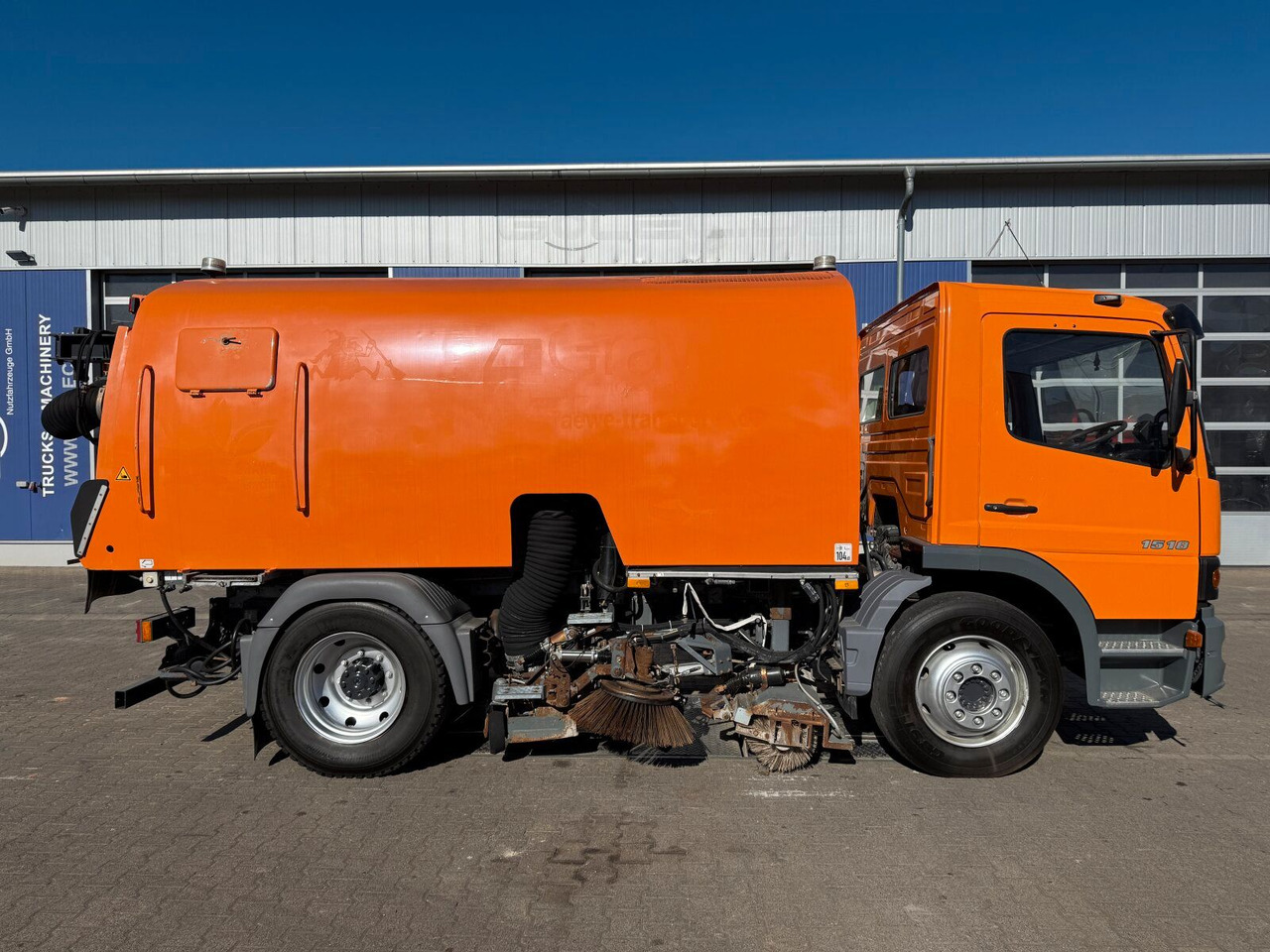 Mercedes-Benz Atego 1518 4x2 Kehrmaschine Bucher 500 - מטאטא כבישים: תמונה 2 Mercedes-Benz Atego 1518 4x2 Kehrmaschine Bucher 500 - מטאטא כבישים: תמונה 2