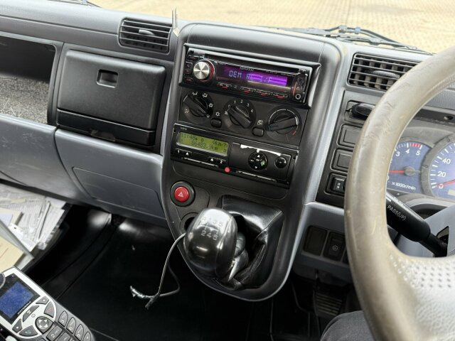 Mitsubishi Canter FUSO Kehrmaschine BROCK SL140 4 m³ - מטאטא כבישים: תמונה 3 Mitsubishi Canter FUSO Kehrmaschine BROCK SL140 4 m³ - מטאטא כבישים: תמונה 3