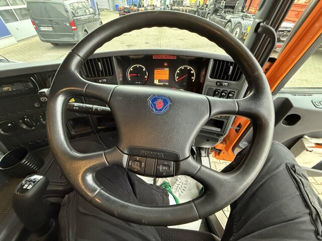 Scania P230 Kehrmaschine Johnston VT605- 6 M³ - מטאטא כבישים: תמונה 2 Scania P230 Kehrmaschine Johnston VT605- 6 M³ - מטאטא כבישים: תמונה 2